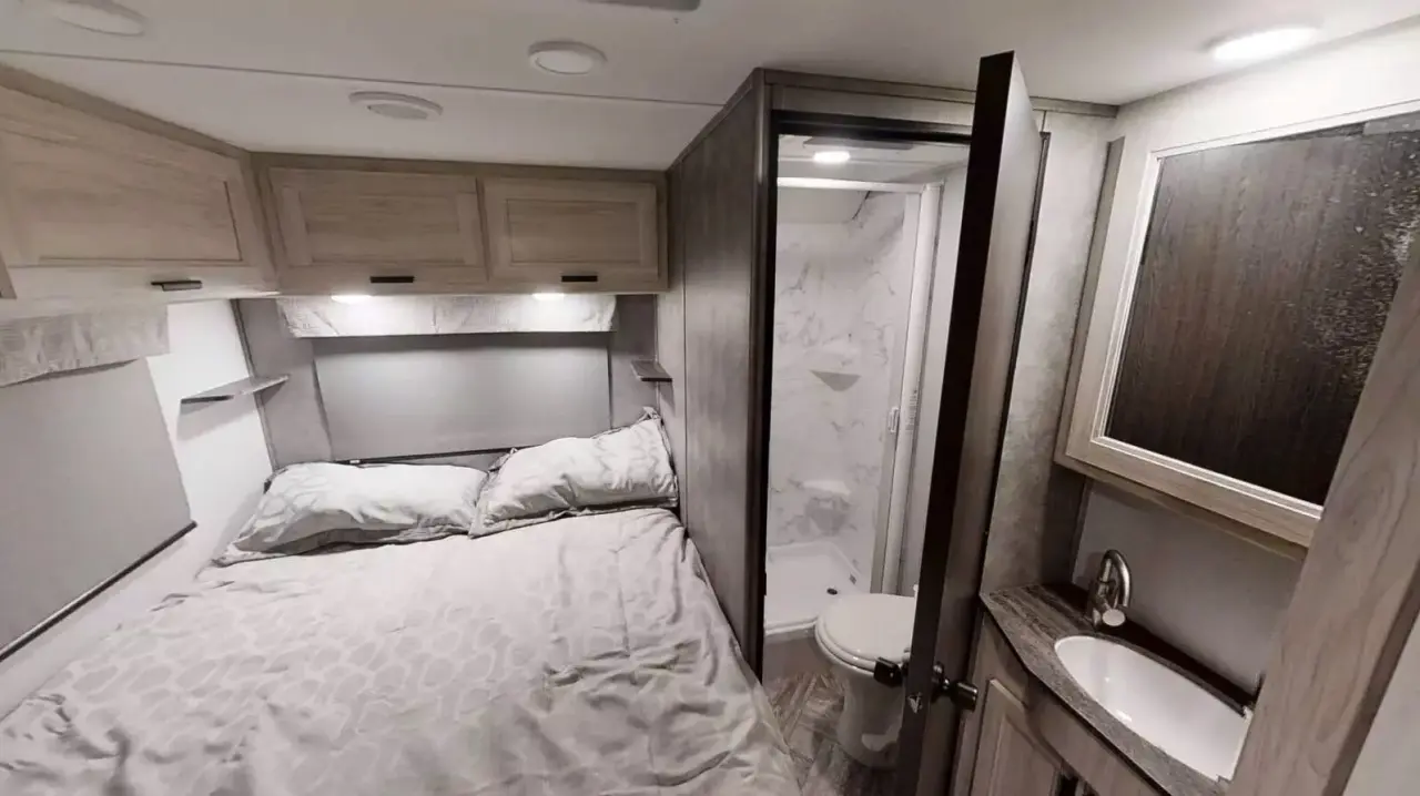 2024 Sunseeker 2350 LE bedroom